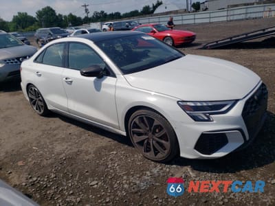 Czwarte zdjęcie samochodu z boku: 2023 AUDI S3 PREMIUM PLUS VIN:WAUH3DGY9PA030290 - miniatura