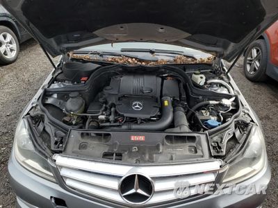 Zdjęcie 11 z 12 samochodu: 2012 MERCEDES-BENZ C 250 VIN:WDDGF4HB4CA634054 - miniatura