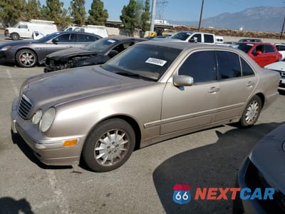 2000 MERCEDES-BENZ E 320 WDBJF65J9YB083451 - główne zdjęcie licytacji z USA - miniatura