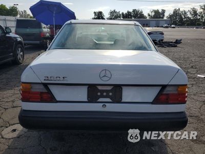 Zdjęcie 6 z 12 samochodu: 1986 MERCEDES-BENZ 300 E VIN:WDBEA30DXGA269701 - miniatura