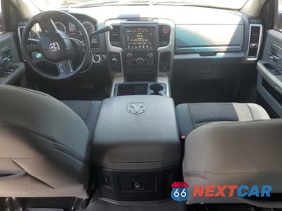 Zdjęcie 8 z 12 samochodu: 2013 RAM 3500 SLT VIN:3C63RRHL7DG544266 - miniatura