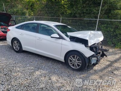Czwarte zdjęcie samochodu z boku: 2017 HYUNDAI SONATA SE VIN:5NPE24AF4HH488877 - miniatura