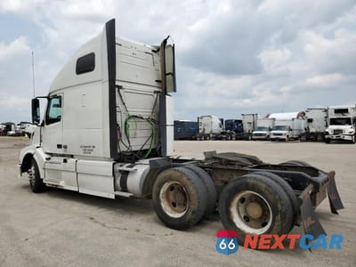 Trzecie zdjęcie samochodu z tyłu: 2011 VOLVO VN VNL VIN:4V4NC9EH0BN294400 - miniatura