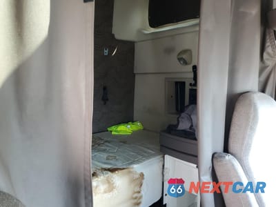 Zdjęcie 6 z 10 samochodu: 2014 VOLVO VN VNL VIN:4V4NC9EH9EN173742 - miniatura