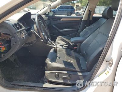 Zdjęcie 7 z 12 samochodu: 2014 VOLKSWAGEN PASSAT SE VIN:1VWBT7A35EC041194 - miniatura