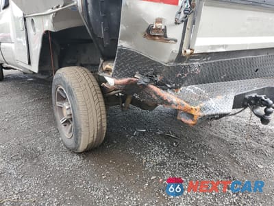 Zdjęcie 9 z 10 samochodu: 2005 CHEVROLET SILVERADO K3500 VIN:1GBHK39U65E184282 - miniatura