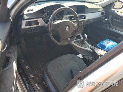 Zdjęcie 8 z 12 samochodu: 2011 BMW 328 XI VIN:WBAUU3C58BA541435 - miniatura