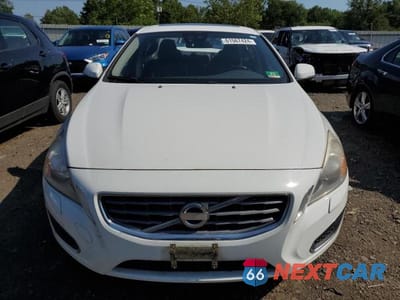 Piąte zdjęcie samochodu w środku: 2012 VOLVO S60 T5 VIN:YV1622FS7C2081106 - miniatura