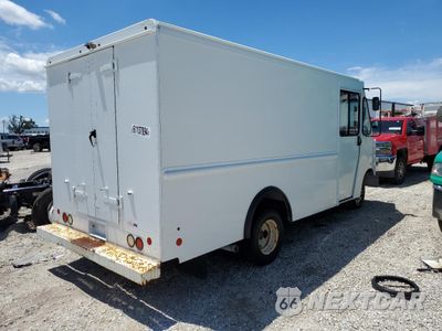 Trzecie zdjęcie samochodu z tyłu: 2016 FORD ECONOLINE E350 SUPER DUTY STRIPPED CHASSIS VIN:1FC3E3KS7GDC56257 - miniatura