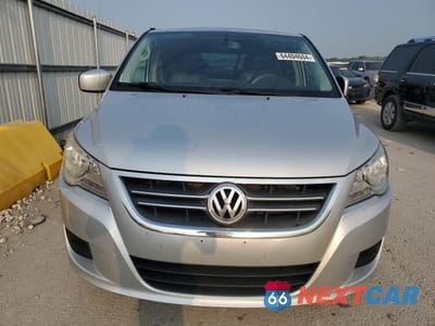 Piąte zdjęcie samochodu w środku: 2010 VOLKSWAGEN ROUTAN SE VIN:2V4RW3D11AR138394 - miniatura