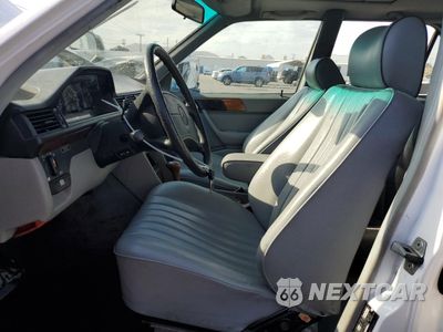 Zdjęcie 7 z 12 samochodu: 1986 MERCEDES-BENZ 300 E VIN:WDBEA30DXGA269701 - miniatura