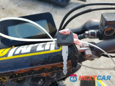 Zdjęcie 8 z 10 samochodu: 2022 HONDA GROM 125 VIN:MLHJC9219N5005226 - miniatura