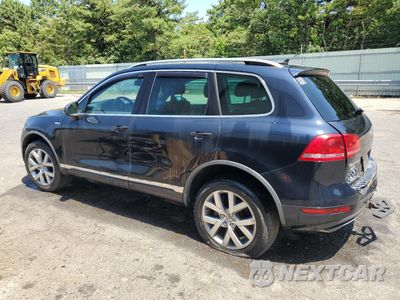Trzecie zdjęcie samochodu z tyłu: 2014 VOLKSWAGEN TOUAREG V6 TDI VIN:WVGEP9BP4ED010414 - miniatura