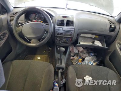 Zdjęcie 8 z 12 samochodu: 2001 HYUNDAI ACCENT GL VIN:KMHCG45C81U225775 - miniatura