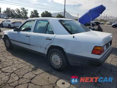 Drugie zdjęcie samochodu z przodu: 1986 MERCEDES-BENZ 300 E VIN:WDBEA30DXGA269701 - miniatura