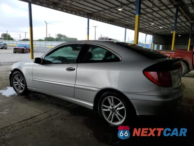 Drugie zdjęcie samochodu z przodu: 2003 MERCEDES-BENZ C 230K SPORT COUPE VIN:WDBRN40J53A428572 - miniatura