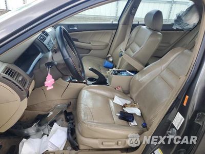 Zdjęcie 7 z 12 samochodu: 2006 HONDA ACCORD EX VIN:1HGCM66526A044058 - miniatura