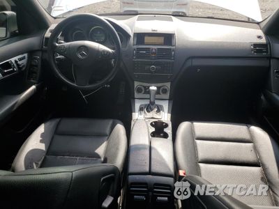 Zdjęcie 8 z 12 samochodu: 2009 MERCEDES-BENZ C 300 4MATIC VIN:WDDGF81X09R051908 - miniatura
