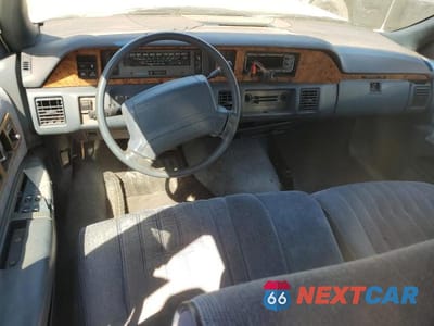 Zdjęcie 8 z 12 samochodu: 1992 CHEVROLET CAPRICE VIN:1G1BL53E7NR149893 - miniatura