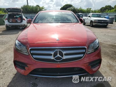 Piąte zdjęcie samochodu w środku: 2019 MERCEDES-BENZ E 300 VIN:WDDZF4JB8KA511164 - miniatura