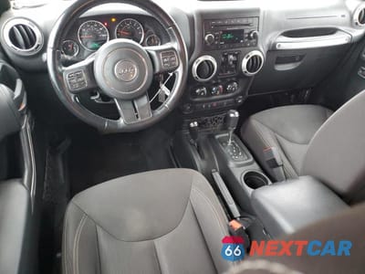 Zdjęcie 8 z 13 samochodu: 2017 JEEP WRANGLER UNLIMITED SAHARA VIN:1C4BJWEG8HL705072 - miniatura