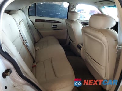 Zdjęcie 10 z 12 samochodu: 2002 LINCOLN TOWN CAR SIGNATURE VIN:1LNHM82W02Y661308 - miniatura