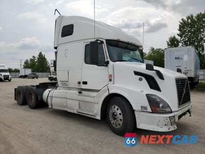2011 VOLVO VN VNL 4V4NC9EH0BN294400 - główne zdjęcie licytacji z USA - miniatura