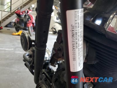 Zdjęcie 9 z 10 samochodu: 2010 YAMAHA XVS950 A VIN:JYAVN01E9AA010180 - miniatura