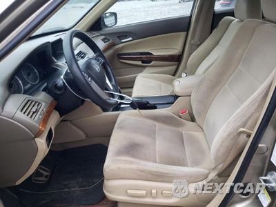 Zdjęcie 7 z 12 samochodu: 2008 HONDA ACCORD EX VIN:1HGCP26738A016967 - miniatura