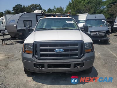 Piąte zdjęcie samochodu w środku: 2006 FORD F450 SUPER DUTY VIN:1FDXX47P96EB50197 - miniatura