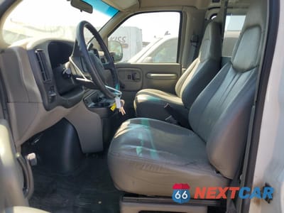 Zdjęcie 7 z 14 samochodu: 2001 CHEVROLET EXPRESS G2500 VIN:1GCFG25W911133317 - miniatura