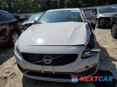 Piąte zdjęcie samochodu w środku: 2016 VOLVO V60 CROSS COUNTRY PREMIER VIN:YV4612HK1G1003225 - miniatura