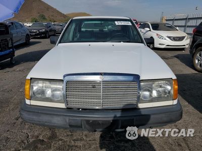 Piąte zdjęcie samochodu w środku: 1986 MERCEDES-BENZ 300 E VIN:WDBEA30DXGA269701 - miniatura