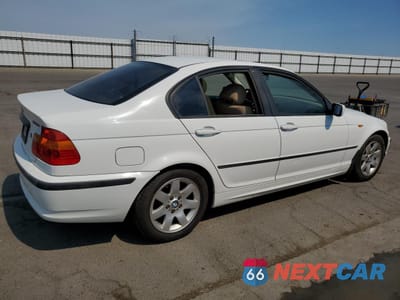 Trzecie zdjęcie samochodu z tyłu: 2002 BMW 325 I VIN:WBAET37482NG82249 - miniatura