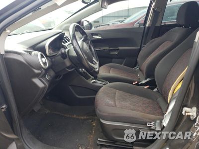Zdjęcie 7 z 14 samochodu: 2018 CHEVROLET SONIC LT VIN:1G1JD6SH4J4105786 - miniatura