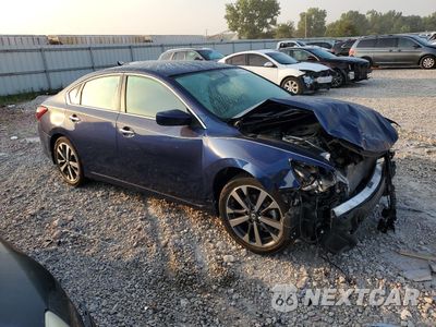 Czwarte zdjęcie samochodu z boku: 2017 NISSAN ALTIMA 2.5 VIN:1N4AL3AP4HC125320 - miniatura