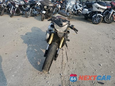 Drugie zdjęcie samochodu z przodu: 2005 SUZUKI GSX-R600 K VIN:JS1GN7CA652105502 - miniatura