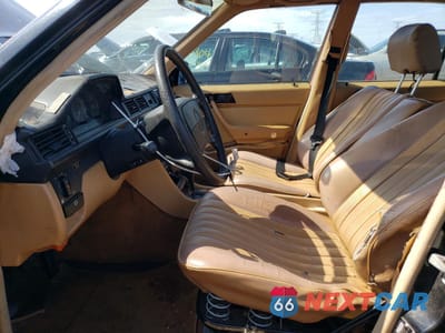 Zdjęcie 7 z 12 samochodu: 1986 MERCEDES BENZ 300 E VIN:WDBEA30056A122976 - miniatura