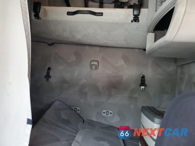 Zdjęcie 6 z 10 samochodu: 2012 VOLVO VN VNL VIN:4V4NC9EJ6CN544761 - miniatura