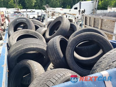 Zdjęcie 11 z 13 samochodu: 2007 ISUZU NPR VIN:4KLC4B1UX7J801988 - miniatura