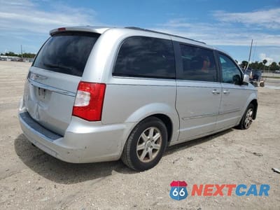 Trzecie zdjęcie samochodu z tyłu: 2011 CHRYSLER TOWN & COUNTRY TOURING VIN:2A4RR5DG1BR723490 - miniatura