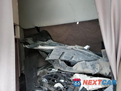 Zdjęcie 6 z 10 samochodu: 2018 VOLVO VN VNL VIN:4V4NC9EH5JN895607 - miniatura