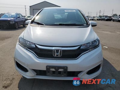 Piąte zdjęcie samochodu w środku: 2019 HONDA FIT LX VIN:3HGGK5H48KM731029 - miniatura