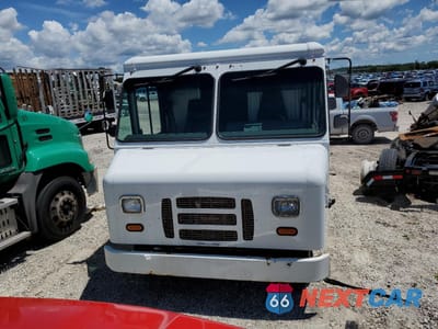 Piąte zdjęcie samochodu w środku: 2016 FORD ECONOLINE E350 SUPER DUTY STRIPPED CHASSIS VIN:1FC3E3KS7GDC56257 - miniatura
