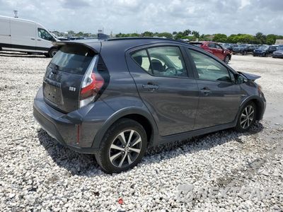 Trzecie zdjęcie samochodu z tyłu: 2018 TOYOTA PRIUS C VIN:JTDKDTB32J1616977 - miniatura