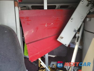 Zdjęcie 6 z 10 samochodu: 2007 VOLVO VN VNL VIN:4V4NC9GH17N442235 - miniatura