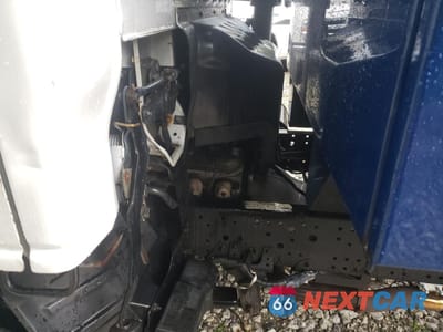 Zdjęcie 12 z 13 samochodu: 2007 ISUZU NPR VIN:4KLC4B1U87J801990 - miniatura