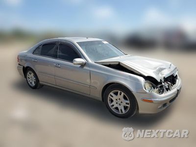 Czwarte zdjęcie samochodu z boku: 2005 MERCEDES-BENZ E 320 CDI VIN:WDBUF26J15A617371 - miniatura