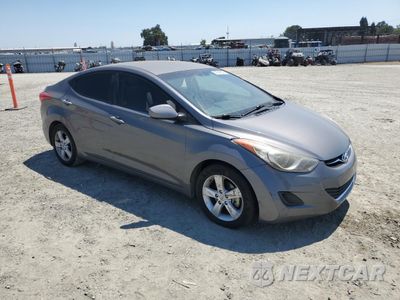 Czwarte zdjęcie samochodu z boku: 2013 HYUNDAI ELANTRA GLS VIN:5NPDH4AE5DH246692 - miniatura