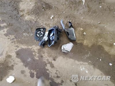 Zdjęcie 13 z 14 samochodu: 2020 CHEVROLET EQUINOX LT VIN:2GNAXTEV9L6232699 - miniatura